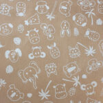 Bobina de Papel Regalo Kraft Animales Blancos 62cms 100m - Imagen 2