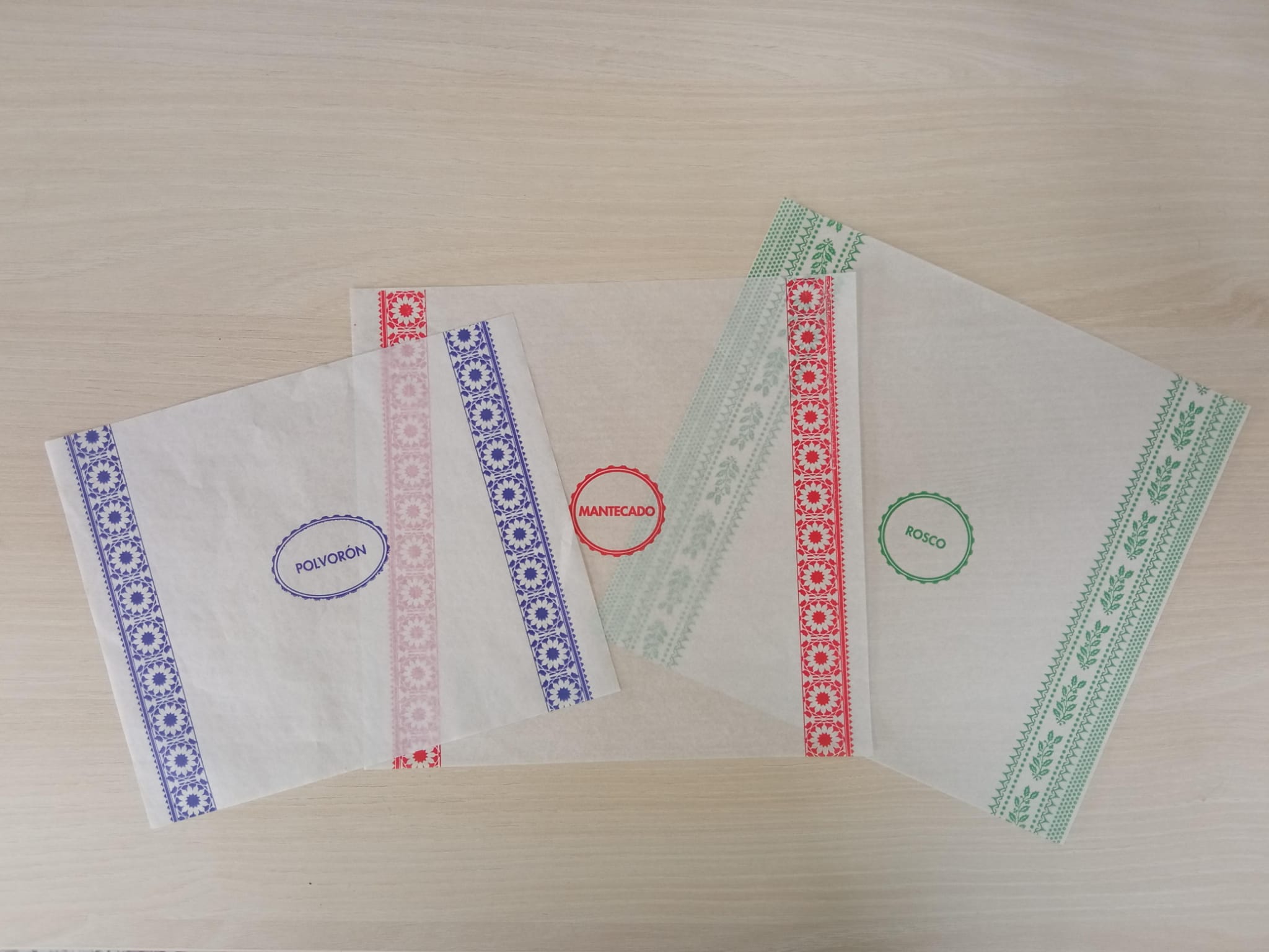 SEDA MANTECADOS Resma Rosco con 12 Paquetes de 1.000 Hojas de Papel Celulosa Satinado 1/C Sulfito 18Gr - Imagen 2