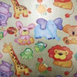 Bobina de Papel Regalo Estucado Fondo Oro Infantil Animales 62cms 80m - Imagen 2